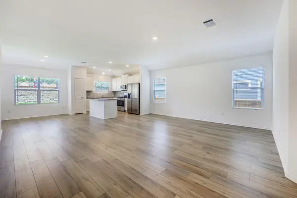 171 Mendoza, Kyle, TX 78640