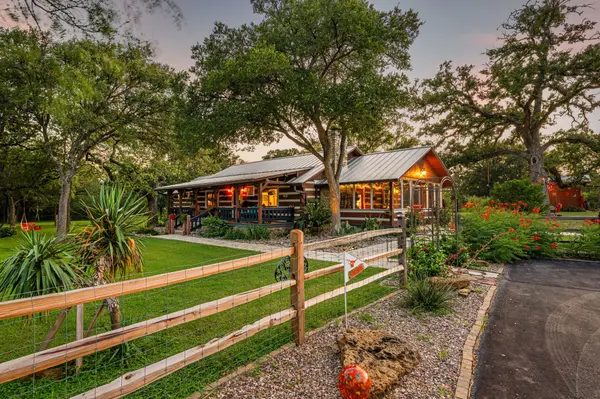 402 Smith RD, Bastrop, TX 78602