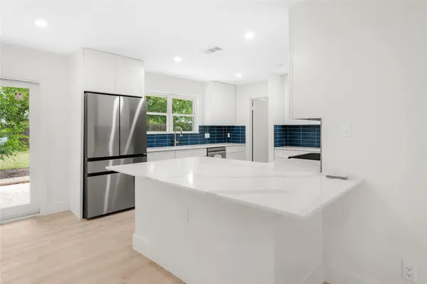 1403 Creekview DR, Round Rock, TX 78681