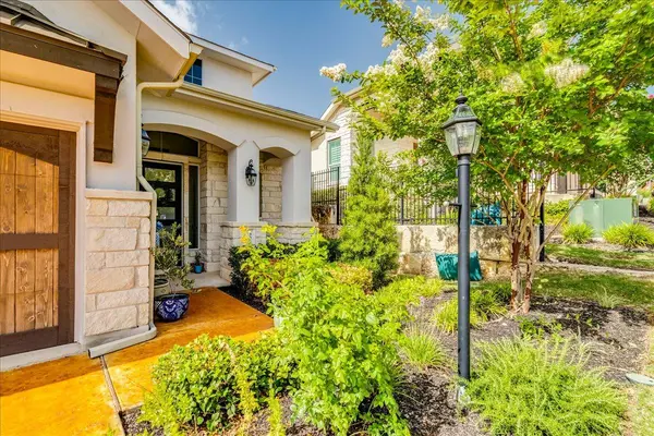 306 Olivia DR #125, Austin, TX 78738