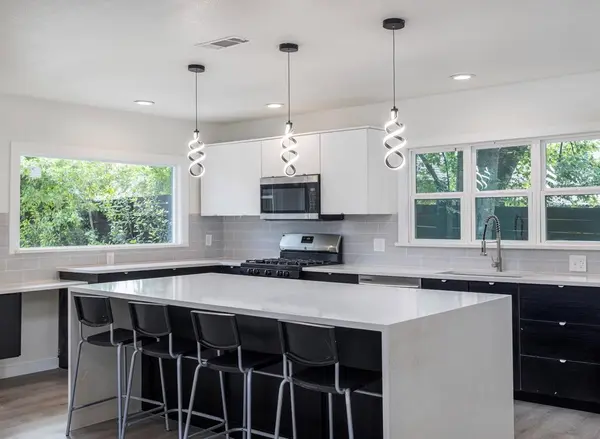 6702 Rockridge CT, Austin, TX 78744