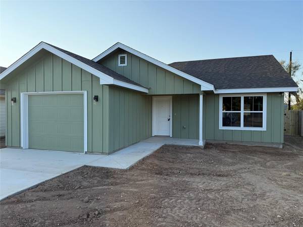 1710 E Avenue J Ave, Lampasas, TX 76550