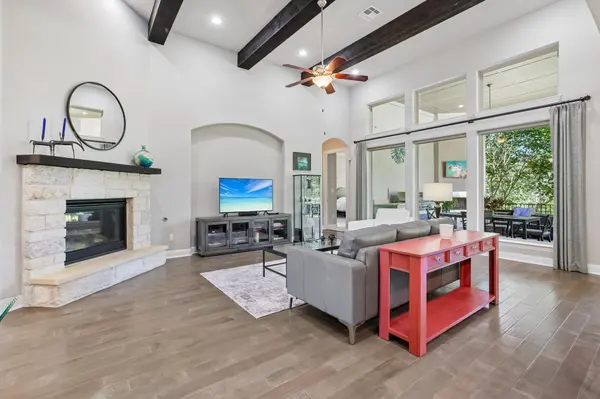 329 Mendocino LN, Austin, TX 78737