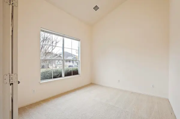570 Hogan, Kyle, TX 78640