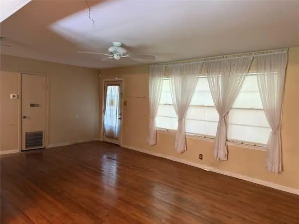 1405 E 16th ST E, Georgetown, TX 78626