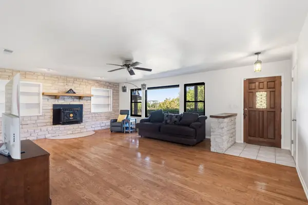 606 Rolling Hills RD, Liberty Hill, TX 78642