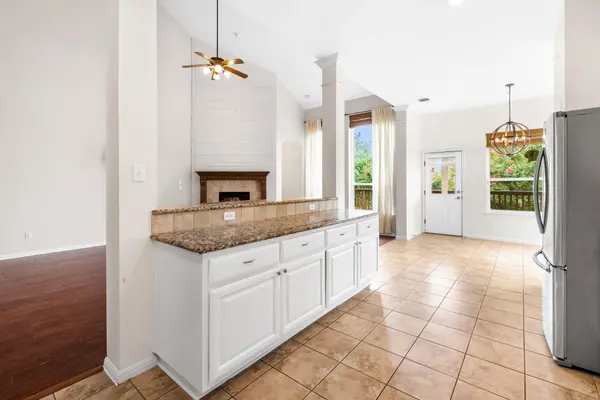 2705 Golden Gate PARK, Austin, TX 78732