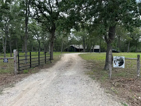 120 Rocky LN, Bastrop, TX 78602
