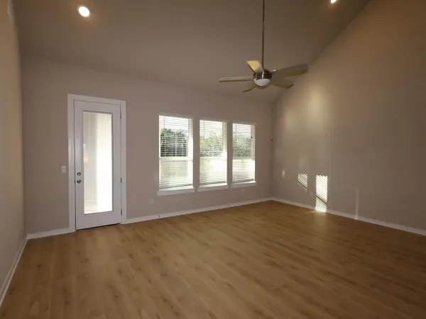 4009 Waxahachie RD, Leander, TX 78641
