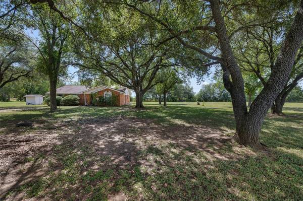 3788 Highway 21, Dime Box, TX 77853