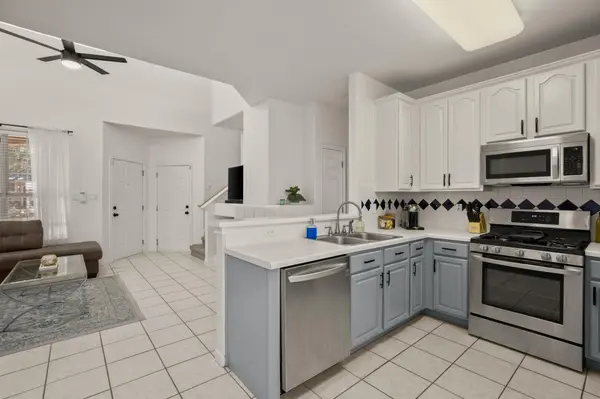 2100 Pipers Field DR #33, Austin, TX 78758