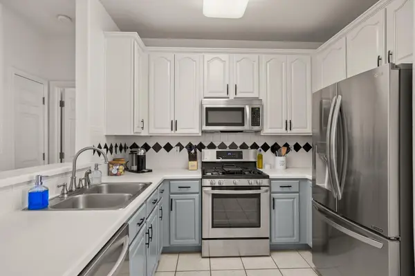 2100 Pipers Field DR #33, Austin, TX 78758