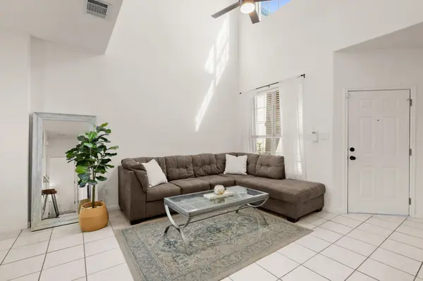 2100 Pipers Field DR #33, Austin, TX 78758
