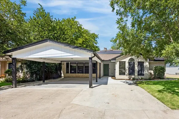 1706 Davis ST, Taylor, TX 76574