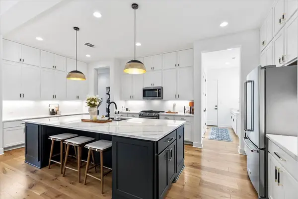 101 Onion Creek LN, Driftwood, TX 78619