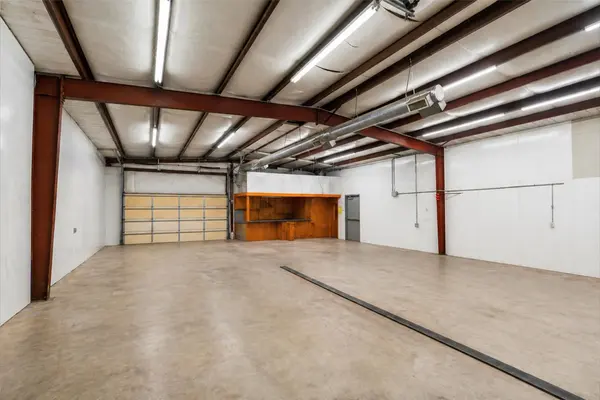 1389 Highway 290 E, Elgin, TX 78621