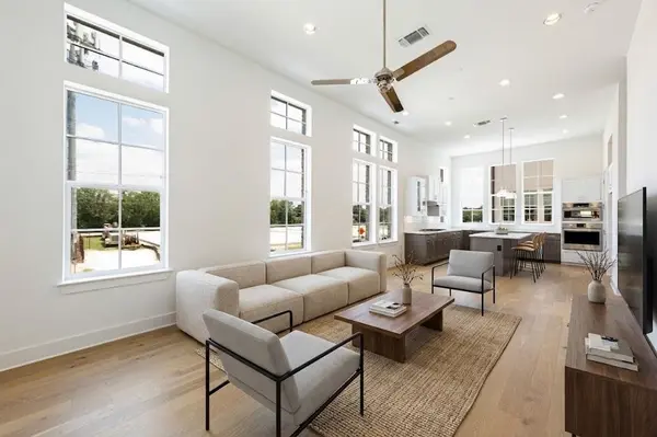 1201 Shore District DR, Austin, TX 78741