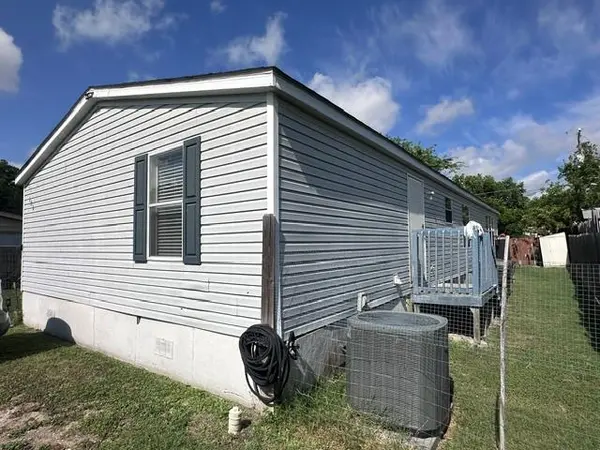 106 Ramirez ST, Kyle, TX 78640