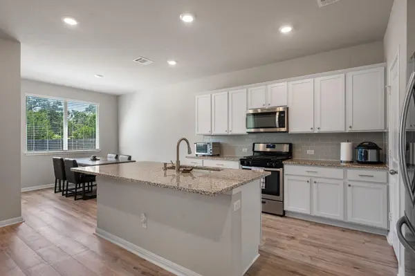 319 Arrowhead Vine ST, Leander, TX 78641