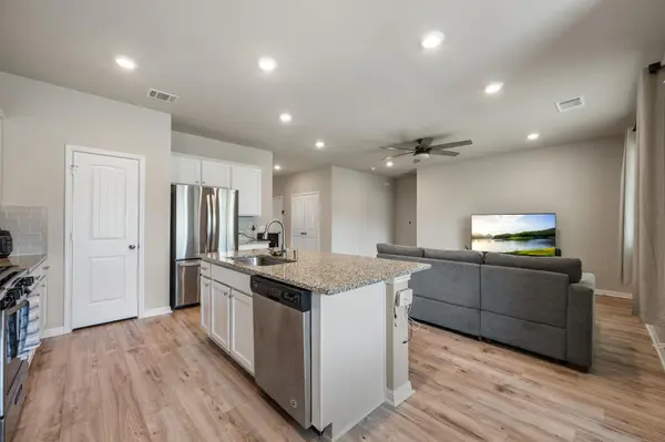 319 Arrowhead Vine ST, Leander, TX 78641