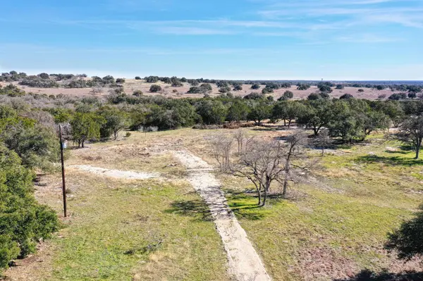 240 Pecan BR, Florence, TX 76527