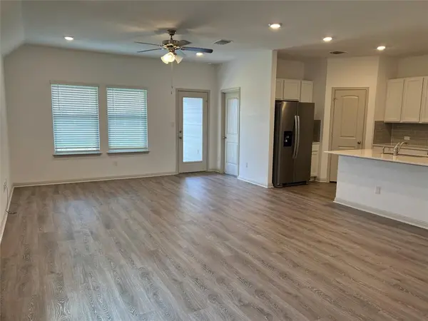 309 Mulberry Creek LN, Hutto, TX 78634