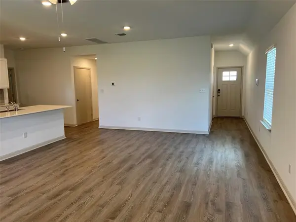 309 Mulberry Creek LN, Hutto, TX 78634