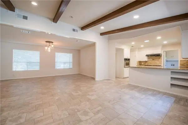 2902 Silverleaf DR, Austin, TX 78757