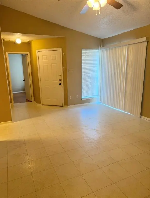 811 Lexington RD #A, Elgin, TX 78621
