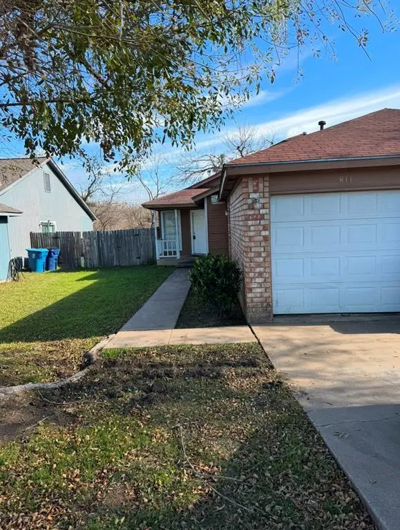 811 Lexington RD #A, Elgin, TX 78621