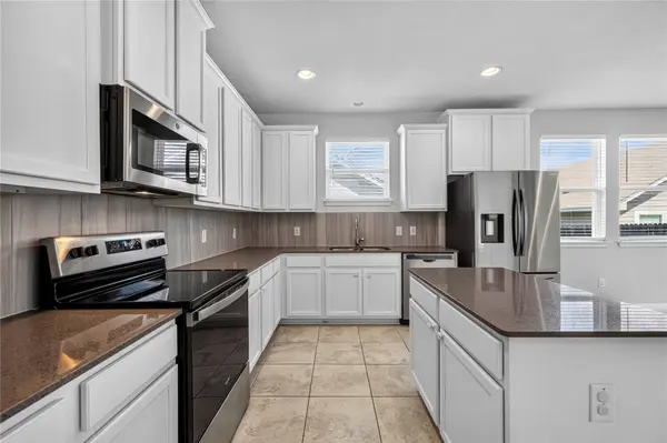 324 E Broade ST, Leander, TX 78641