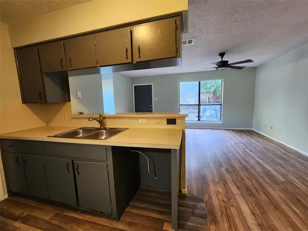 2301 POLARIS Ave #102, Austin, TX 78757
