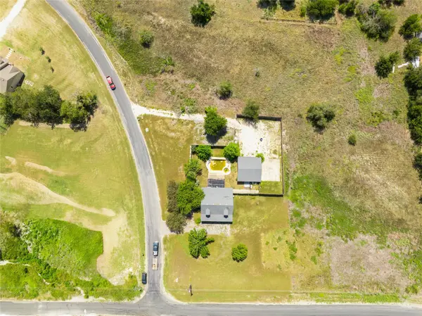 110 Lemens Ave, Hutto, TX 78634