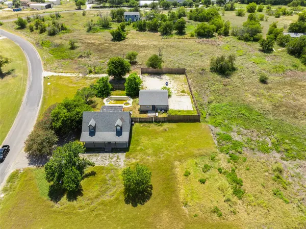 110 Lemens Ave, Hutto, TX 78634