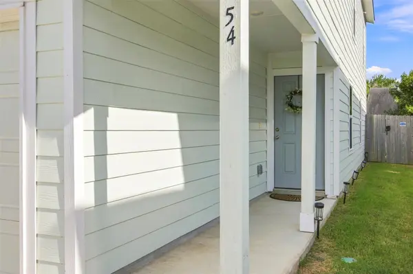 54 Trinity CIR, Lockhart, TX 78644