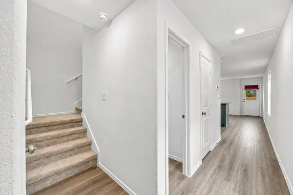 54 Trinity CIR, Lockhart, TX 78644