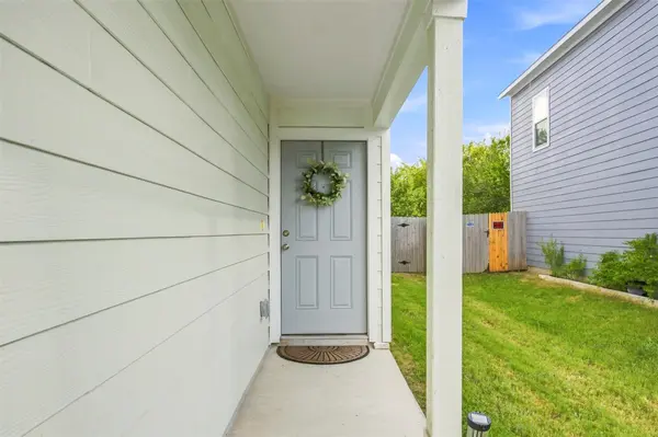54 Trinity CIR, Lockhart, TX 78644
