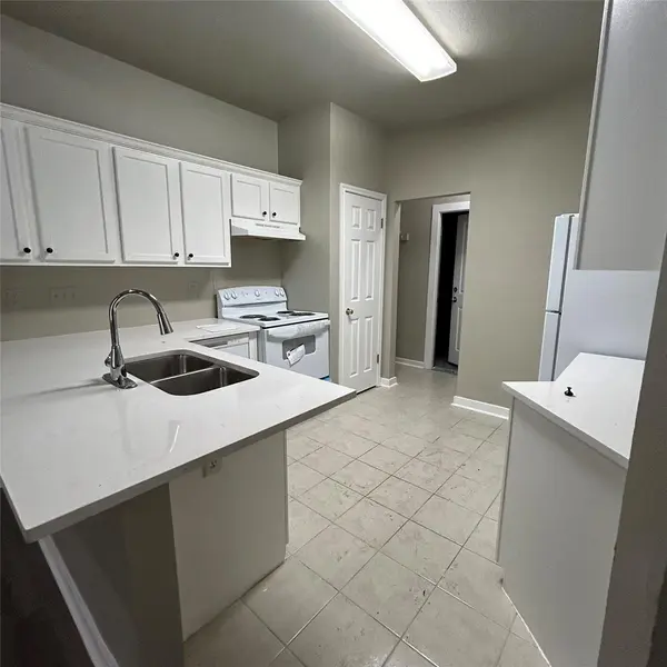 1235 Armadillo RD #B, Austin, TX 78745