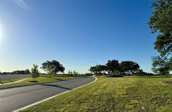 662 Treadwell LN, Kyle, TX 78640