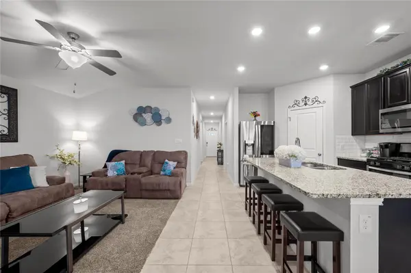 407 Water Way Ave, Hutto, TX 78634
