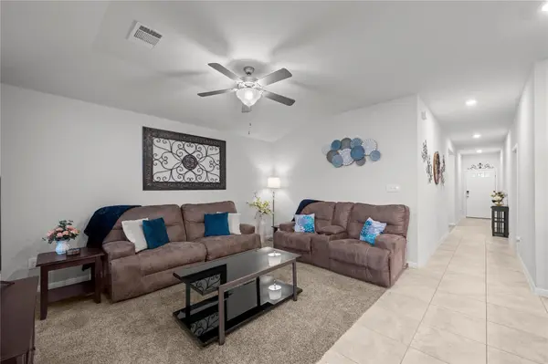 407 Water Way Ave, Hutto, TX 78634