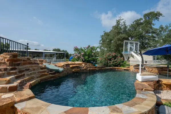 3692 County Road 207, Liberty Hill, TX 78642