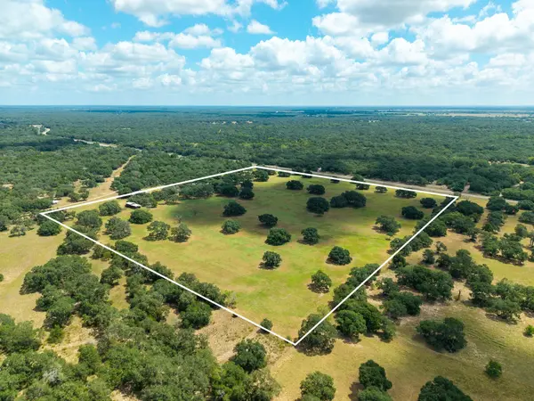 10338 FM 2437, Hallettsville, TX 77964