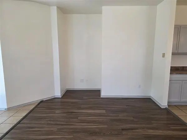 319 Riverwalk DR, Hutto, TX 78634