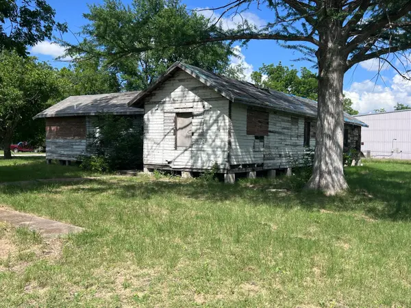 241 N Lucy ST, Bartlett, TX 76511