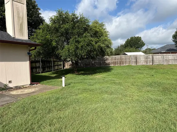 211 Brent BLVD, Kyle, TX 78640
