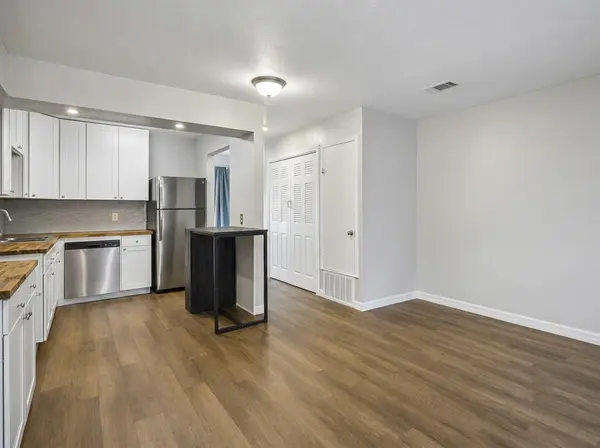 1221 W Hopkins ST #2, San Marcos, TX 78666