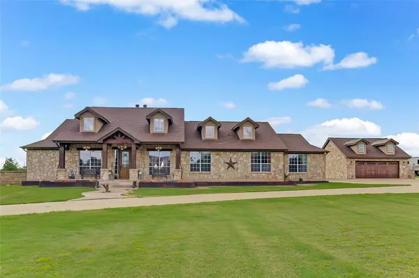 106 Deep Lake DR, Liberty Hill, TX 78642