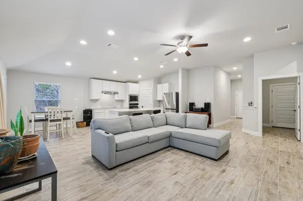 21709 Osage LN, Lago Vista, TX 78645