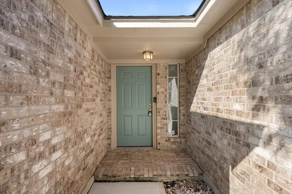 1005 Briargate DR, Austin, TX 78753